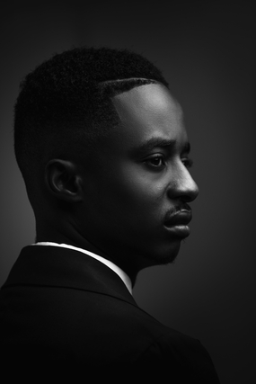 黑白艺术风格帅哥肖像摄影图片